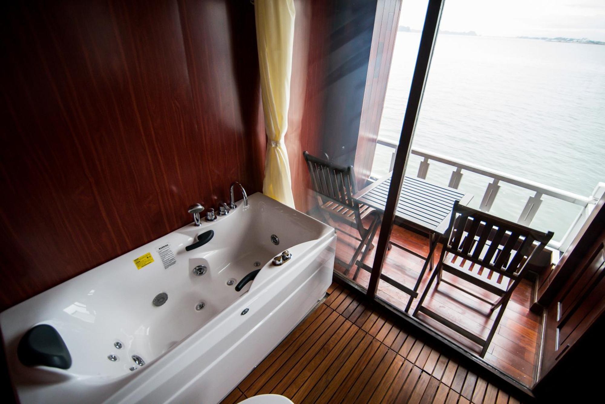 Hotel Renea Cruises Halong Hạ Long Exterior foto