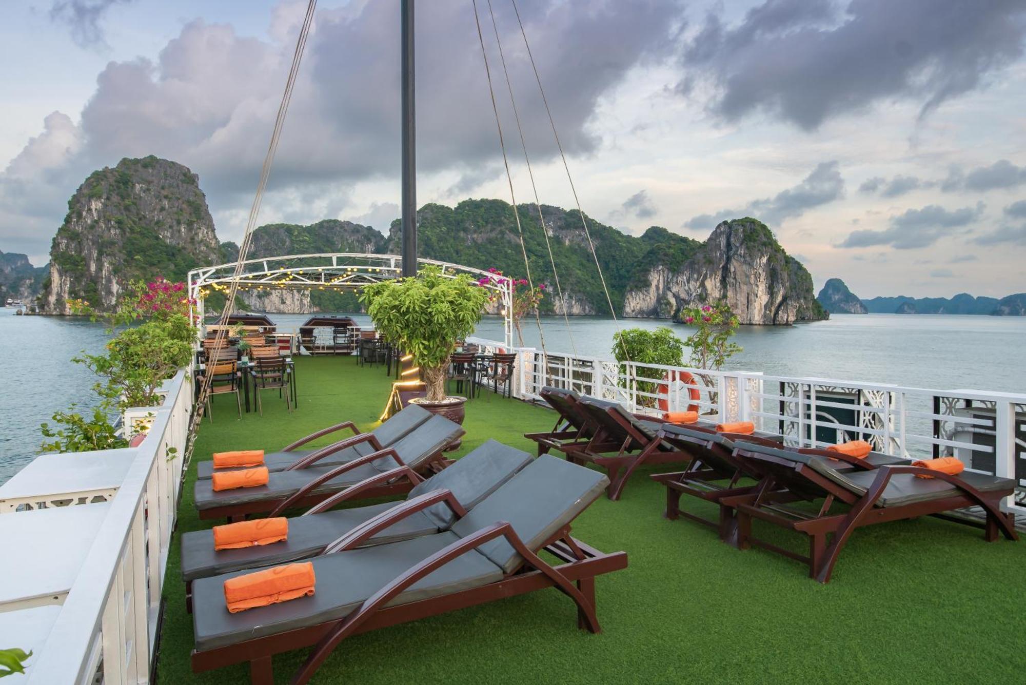 Hotel Renea Cruises Halong Hạ Long Exterior foto
