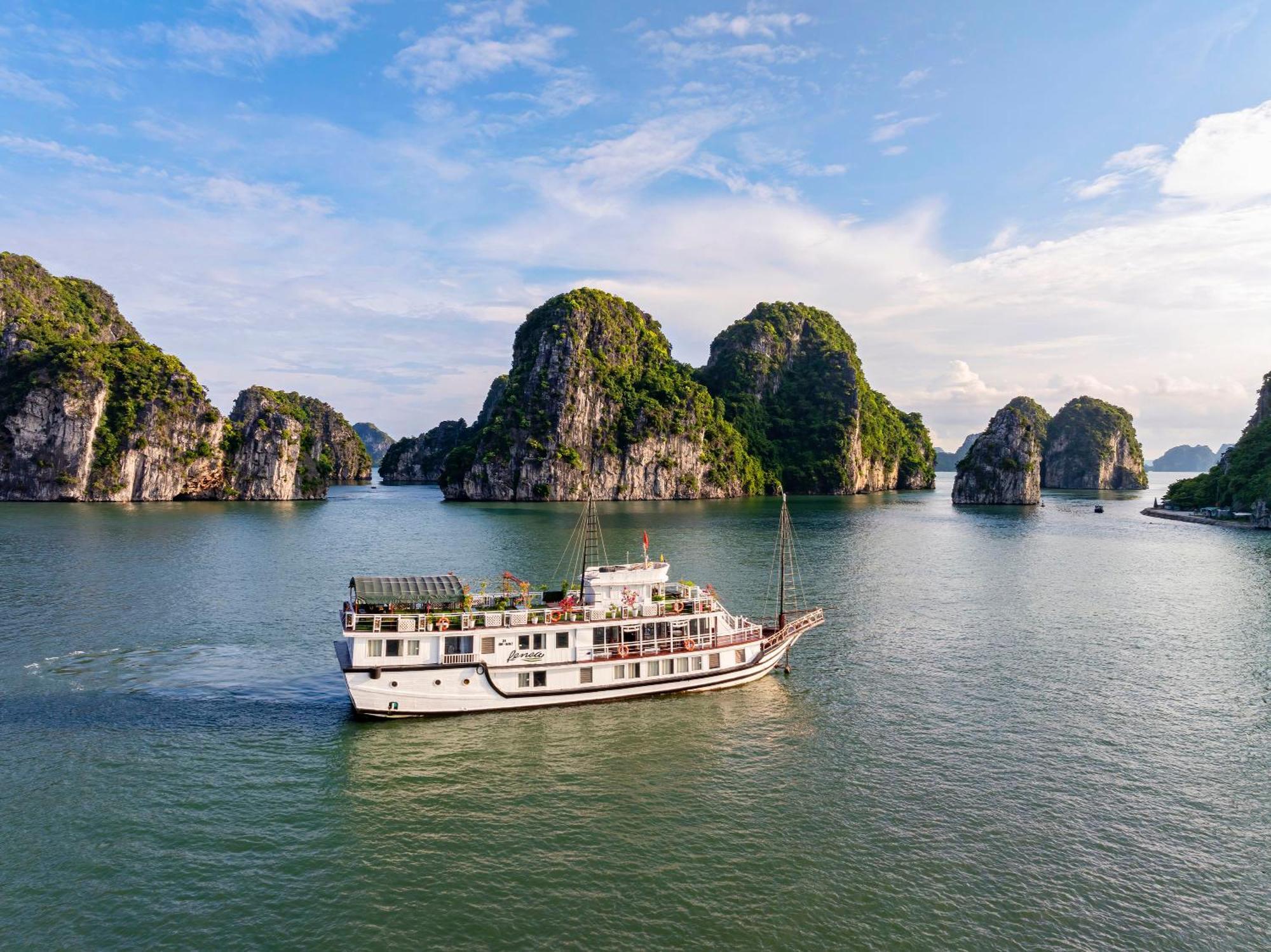Hotel Renea Cruises Halong Hạ Long Exterior foto