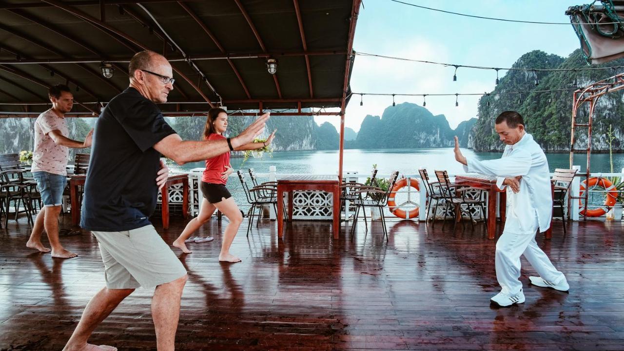 Hotel Renea Cruises Halong Hạ Long Exterior foto