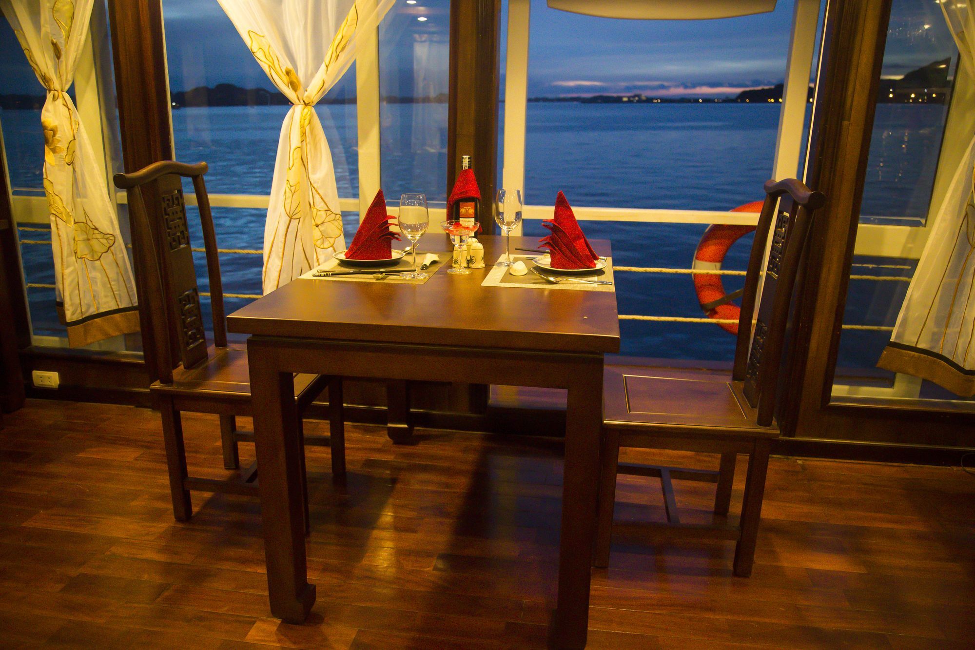 Hotel Renea Cruises Halong Hạ Long Exterior foto