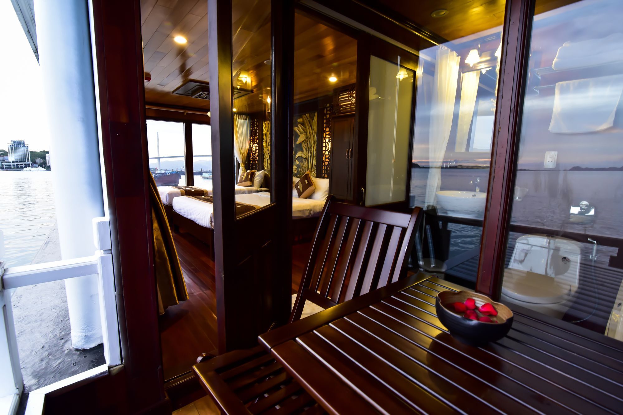 Hotel Renea Cruises Halong Hạ Long Exterior foto