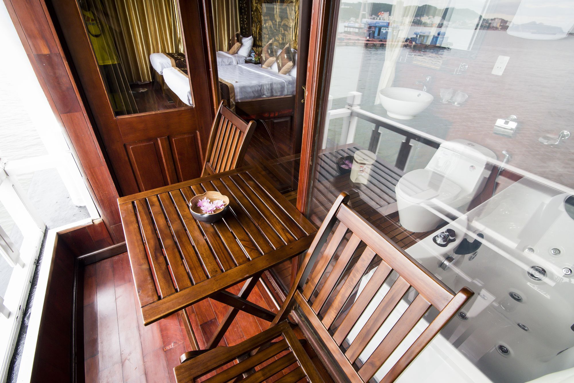 Hotel Renea Cruises Halong Hạ Long Exterior foto